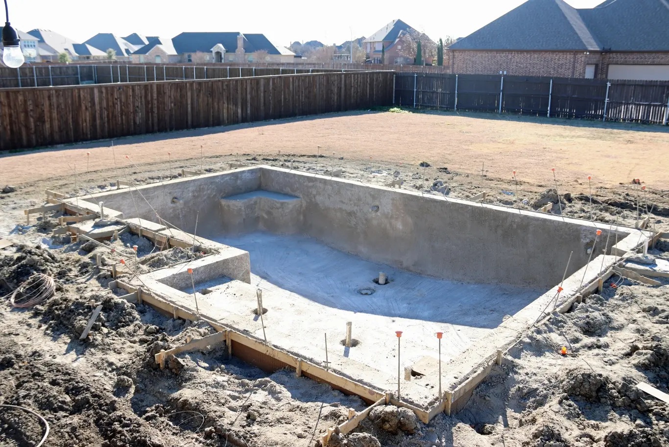 Construction of Reinforced Concrete Outdoor Infinity Edge Swimming Pools