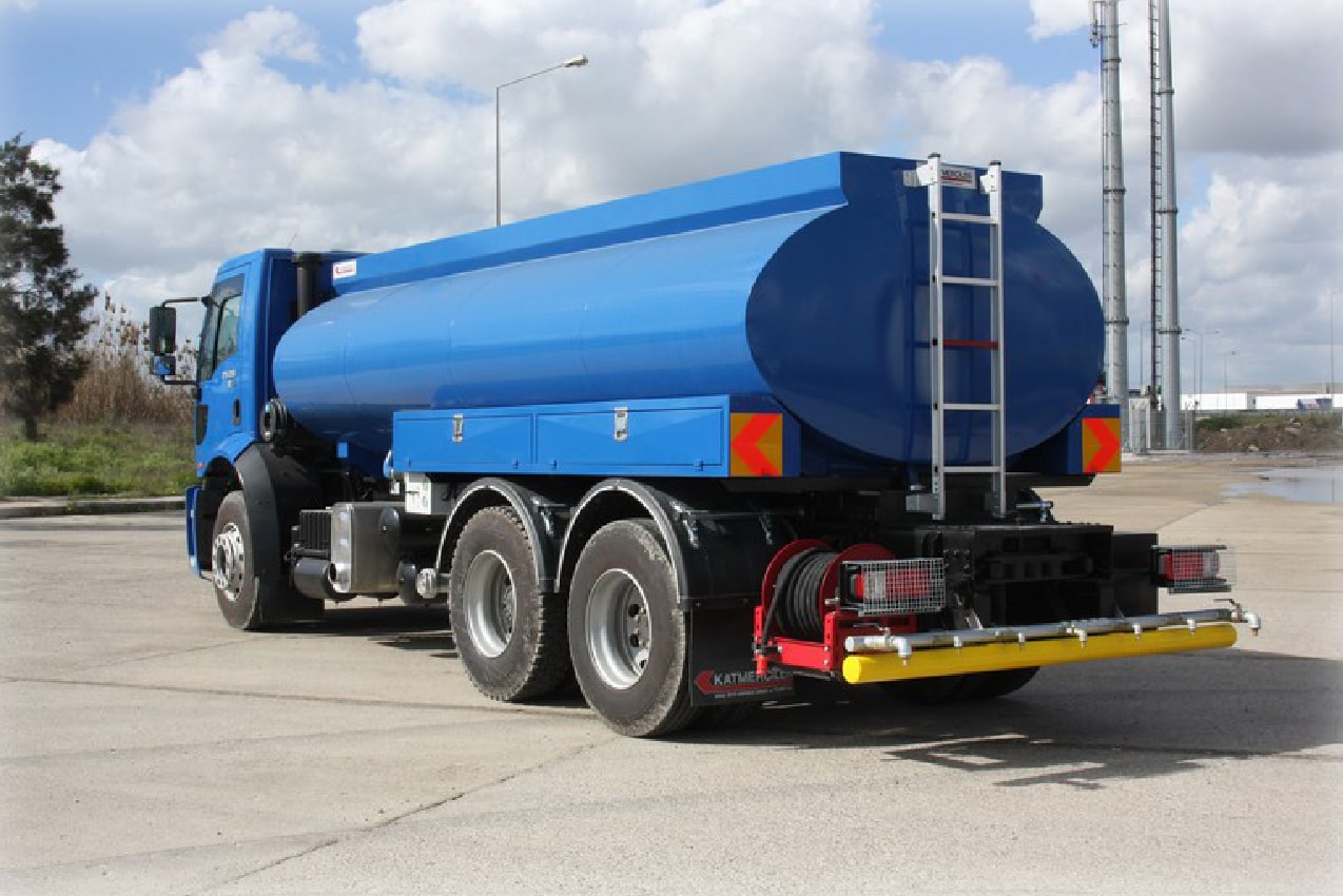 High-Volume Water Supply Tankers for Agricultural Works